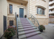 İcarəyə verilir 12 otaqlı 500 m2 ofis Elmlər Akademiyası m.