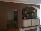 İcarəyə verilir 3 otaqlı 126 m2 yeni tikili Nizami m.