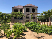 Satılır 11 otaqlı 450 m2 bağ evi Buzovna