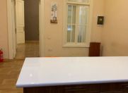 İcarəyə verilir 9 otaqlı 250 m2 ofis 28 May m.