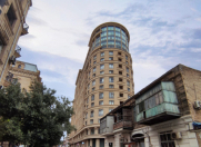 İcarəyə verilir 3 otaqlı 140 m2 yeni tikili Nizami m.