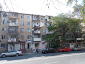 İcarəyə verilir 2 otaqlı 45 m2 köhnə tikili Elmlər Akademiyası m.