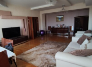 İcarəyə verilir 3 otaqlı 165 m2 yeni tikili Nizami m.