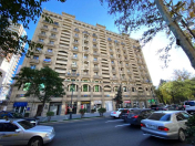 Satılır 3 otaqlı 70 m2 köhnə tikili Azadlıq meydanı