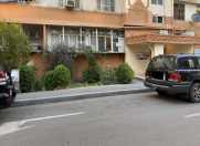 Satılır 4 otaqlı 100 m2 köhnə tikili Ayna Sultanova heykəli