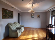 Satılır 1 otaqlı 36 m2 köhnə tikili Heydər Əliyev Mərkəzi