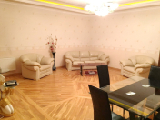 İcarəyə verilir 4 otaqlı 160 m2 yeni tikili 28 May m.