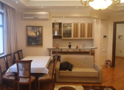 İcarəyə verilir 4 otaqlı 150 m2 yeni tikili Gənclik m.