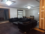 İcarəyə verilir 4 otaqlı 180 m2 köhnə tikili İçəri Şəhər m.