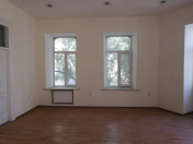 İcarəyə verilir 11 otaqlı 400 m2 ofis Səbail r.