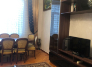 İcarəyə verilir 3 otaqlı 160 m2 köhnə tikili Elmlər Akademiyası m.