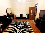 İcarəyə verilir 3 otaqlı 90 m2 köhnə tikili Xətai r.