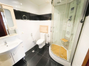 İcarəyə verilir 4 otaqlı 176 m2 yeni tikili Nizami m.