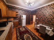 İcarəyə verilir 3 otaqlı 140 m2 yeni tikili Gənclik m.