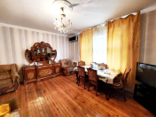 İcarəyə verilir 2 otaqlı 60 m2 köhnə tikili 28 May m.