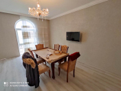 İcarəyə verilir 2 otaqlı 70 m2 köhnə tikili Elmlər Akademiyası m.