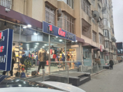 Satılır 2 otaqlı 200 m2 obyekt Memar Əcəmi m.