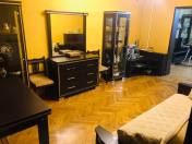 Satılır 4 otaqlı 115 m2 köhnə tikili Hərbi Hospital