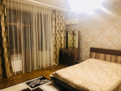 İcarəyə verilir 3 otaqlı 110 m2 yeni tikili Şah İsmayıl Xətai m.