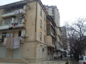 Satılır 3 otaqlı 101 m2 köhnə tikili Hüseyn Cavid parkı