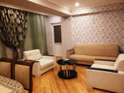 İcarəyə verilir 3 otaqlı 90 m2 köhnə tikili Gənclik m.