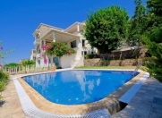 İcarəyə verilir 7 otaqlı 300 m2 villa Qəbələ