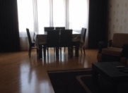 İcarəyə verilir 2 otaqlı 107 m2 yeni tikili 28 May m.