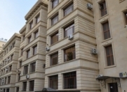 İcarəyə verilir 4 otaqlı 120 m2 yeni tikili Səbail r.