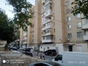 Satılır 2 otaqlı 65 m2 köhnə tikili Gənclik m.