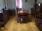 Satılır 3 otaqlı 75 m2 köhnə tikili İnşaatçılar m.