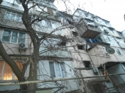 Satılır 3 otaqlı 65 m2 köhnə tikili İnşaatçılar m.
