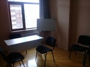 İcarəyə verilir 1 otaqlı 20 m2 ofis Azərbaycan Dillər Universiteti