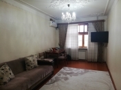 Satılır 2 otaqlı 60 m2 köhnə tikili Gənclik m.