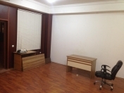 İcarəyə verilir 1 otaqlı 40 m2 ofis AMAY