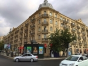 Satılır 2 otaqlı 60 m2 köhnə tikili Nizami m.