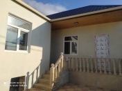 Satılır 3 otaqlı 90 m2 həyət evi Binə