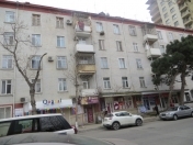 Satılır 3 otaqlı 65 m2 köhnə tikili Elmlər Akademiyası m.