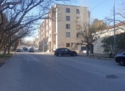 Satılır 2 otaqlı 50 m2 köhnə tikili Elmlər Akademiyası m.