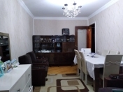 Satılır 2 otaqlı 60 m2 köhnə tikili Xalqlar Dostluğu m.