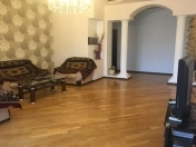 İcarəyə verilir 3 otaqlı 136 m2 yeni tikili Nəsimi r.