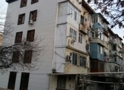 Satılır 3 otaqlı 60 m2 köhnə tikili Elmlər Akademiyası m.
