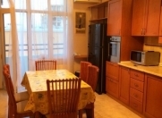 Satılır 5 otaqlı 220 m2 yeni tikili 28 May m.