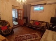 Satılır 1 otaqlı 33 m2 həyət evi İnşaatçılar m.