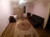 İcarəyə verilir 2 otaqlı 45 m2 köhnə tikili İncəsənət və Mədəniyyət Un.