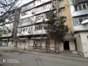 Satılır 2 otaqlı 55 m2 köhnə tikili Ayna Sultanova heykəli