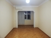 Satılır 2 otaqlı 60 m2 köhnə tikili 8 mkr