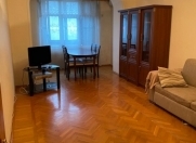 Satılır 2 otaqlı 70 m2 köhnə tikili Gənclik m.