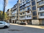 Satılır 3 otaqlı 80 m2 köhnə tikili Elmlər Akademiyası m.