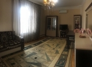 Satılır 6 otaqlı 300 m2 həyət evi Həzi Aslanov m.