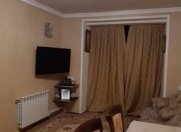 Satılır 2 otaqlı 45 m2 köhnə tikili Elmlər Akademiyası m.